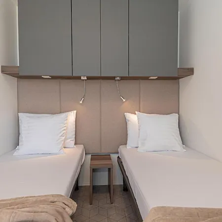 Gorgeous In Feriehus Brodarica (Sibenik-Knin)