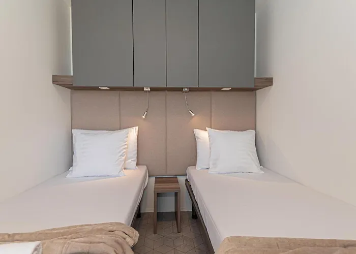 Gorgeous In Vikendica Brodarica (Sibenik-Knin)